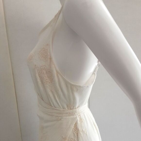 CHELSEA & VIOLET Embroidered Ivory Floral Wrap Hi-low Dress Sz. Large - Picture 6 of 12